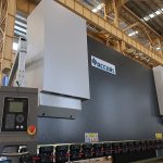 CNC NC স্বয়ংক্রিয় বৈদ্যুতিক জলবাহী অনুভূমিক ব্যাসবার ইস্পাত শীট ধাতু কাটিয়া এবং বিক্রয়ের জন্য প্রেস ব্রেক মেশিন মূল্য নমন